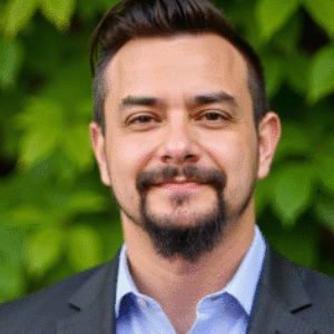 Profile photo of Andrew Holcomb